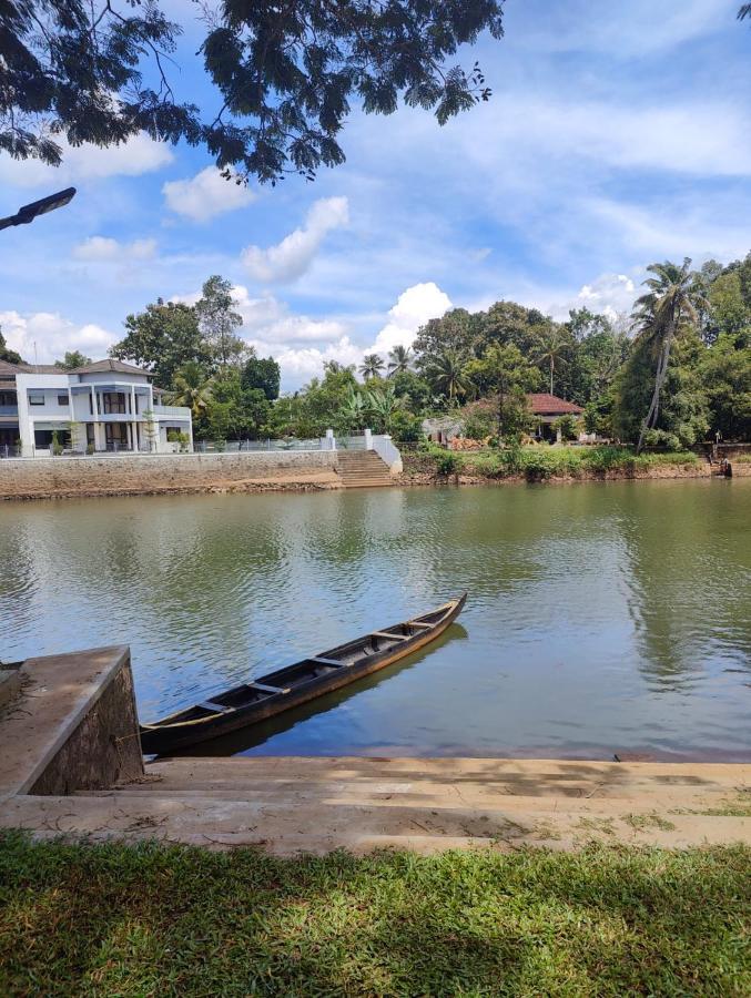 Akkara Homestay & Ayurveda Kottayam Exteriör bild