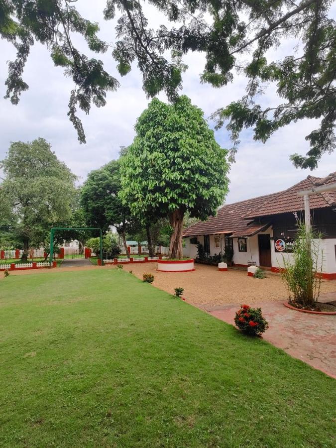Akkara Homestay & Ayurveda Kottayam Exteriör bild