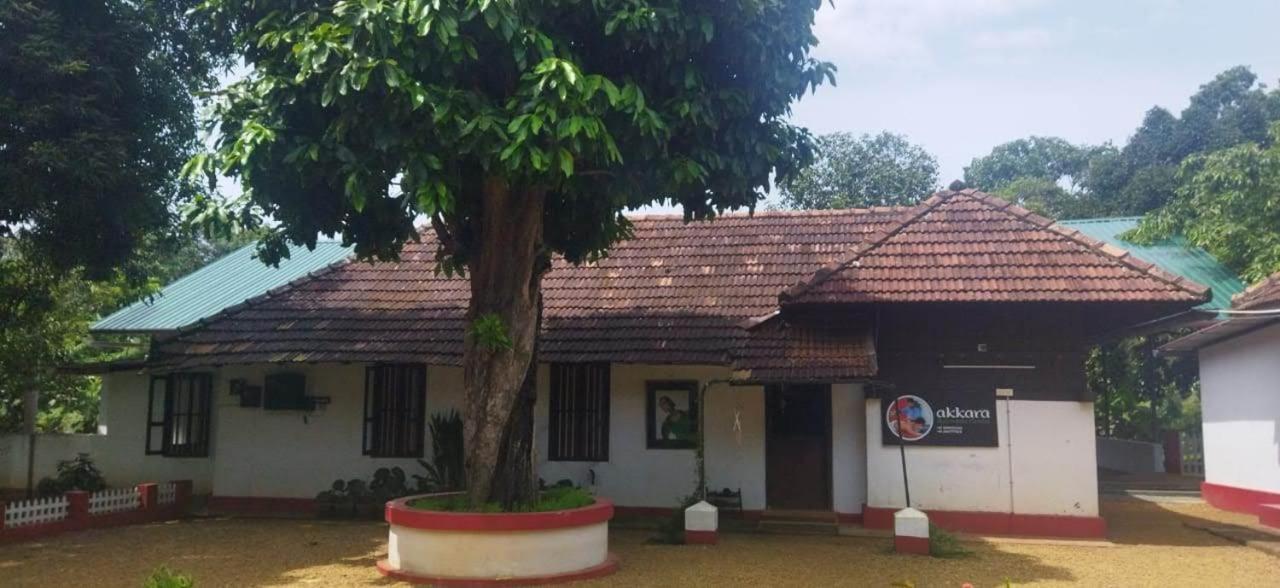 Akkara Homestay & Ayurveda Kottayam Exteriör bild